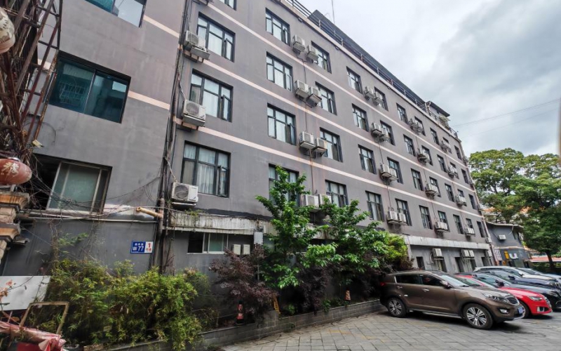 貴州省機(jī)關(guān)事務(wù)管理局國(guó)有資產(chǎn)管理服務(wù)中心貴陽市云巖區(qū)扁井巷77號(hào)1棟1-7層、餐廳、鍋爐房招租