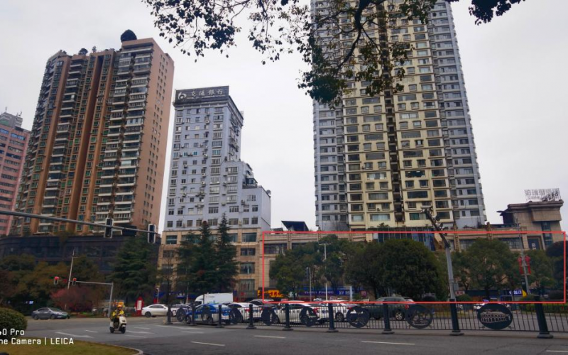 紀(jì)念塔商場(chǎng)