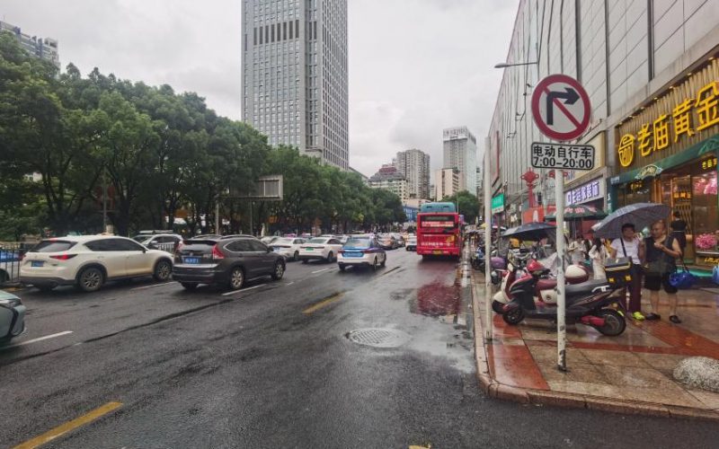 中華中路時代廣場1幢25層兩處資產(chǎn)轉(zhuǎn)讓（持有方：貴州省機關(guān)事務管理局國有資產(chǎn)管理服務中心）