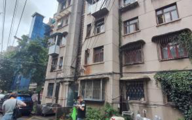 南明區(qū)新華路68號(hào)4棟2單元附7號(hào)轉(zhuǎn)讓（持有方：貴州省機(jī)關(guān)事務(wù)管理局國有資產(chǎn)管理服務(wù)中心）